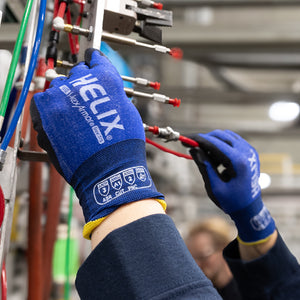 worker fixing a board wearing Helix® 1032