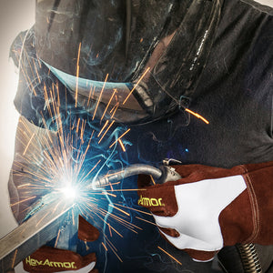 welder using HeatArmor® 5050 glove