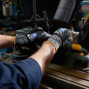 worker fixing a machine wearing Helix® 1090