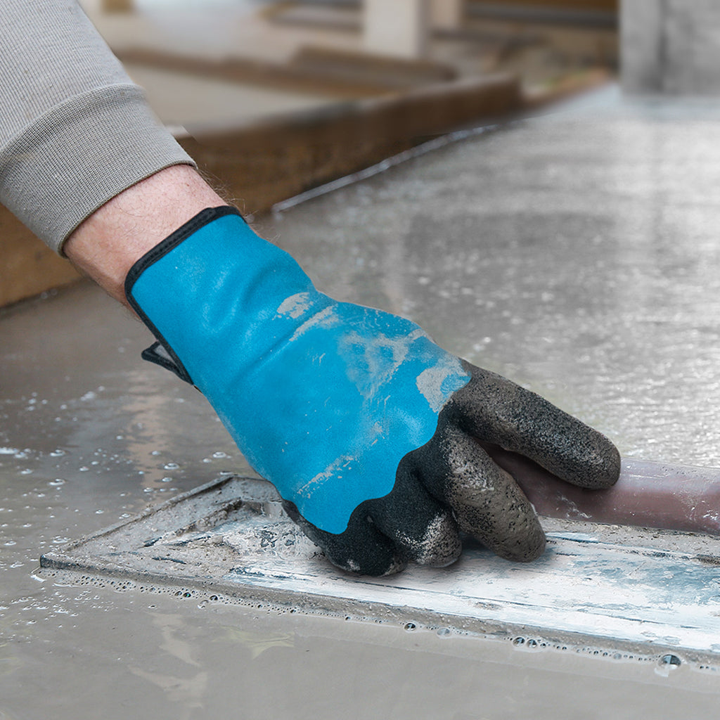 worker spreading cement wearing Helix® 3071