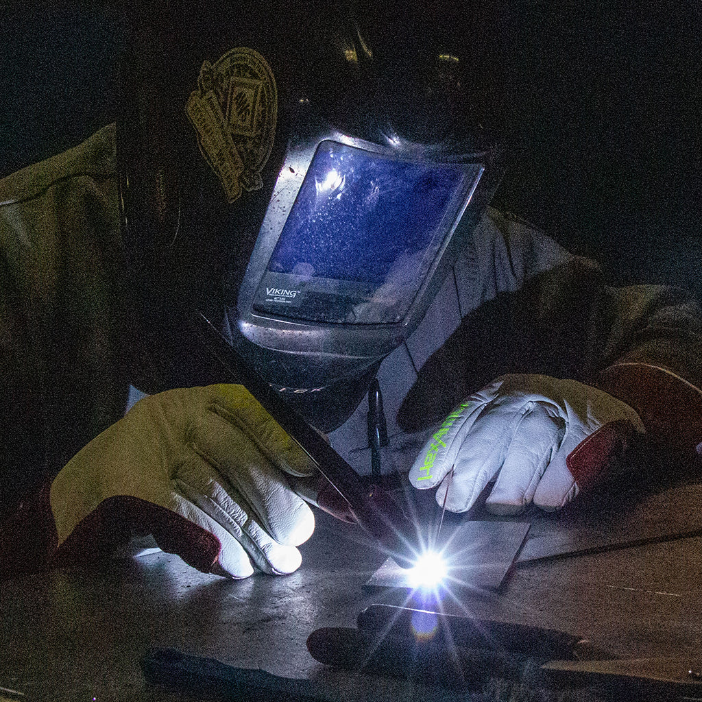 welder wearing HeatArmor® 5058